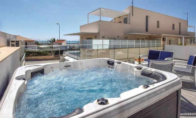 Marina di Ragusa Apartment | Lovely apartment in Marina di Ragusa