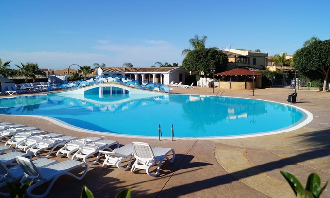 Campofelice di Roccella Villa | Mareluna Family Resort - Villa 2 - Wi-Fi and A / C!