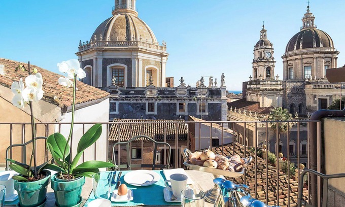 Catania City Centre Apartment | My Rental Homes - La Terrazza with panoramic terracces with beautiful view of Etna