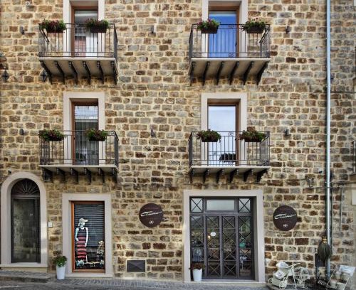 Geraci Siculo House | Notti O' Tunn Luxury Rooms in centro