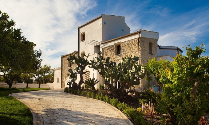 Racalmuto Hotel | Oikos in Terre di Zaccanello
