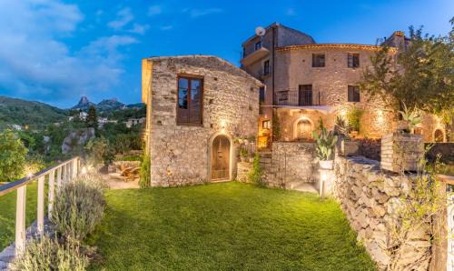 Novara di Sicilia House | Old Noar Private Villa