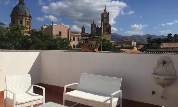 Monte di Pieta House | PMO Guest House