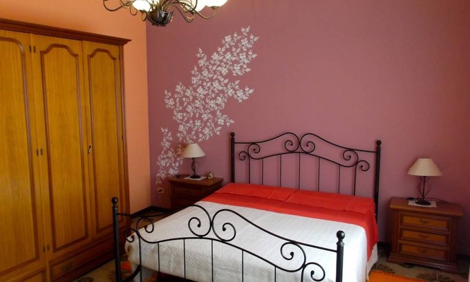 Zafferana Etnea Resort | Private room ∙ 3 guests