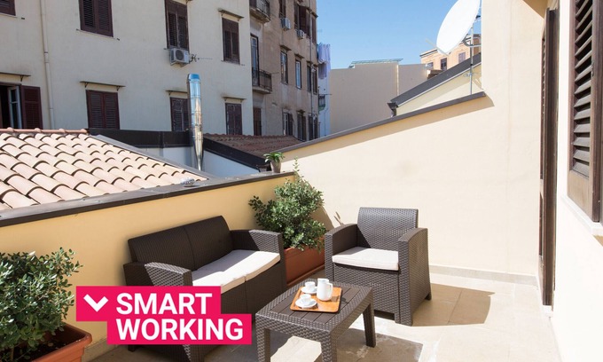 Centro Storico Apartment | Santa Cecilia Apartment 6A by Wonderful Italy