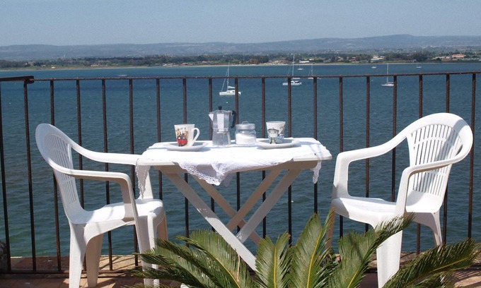 Ortigia Apartment | SPECIAL LOCATION: Sea front apartment with access from piazza Duomo.