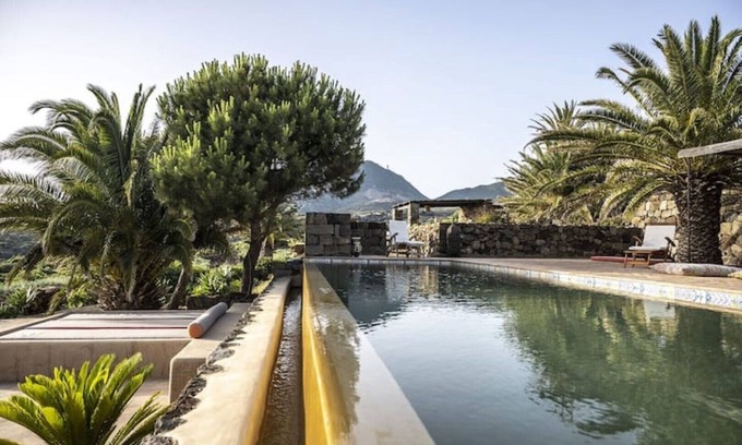 Pantelleria Villa | The luxury of silence - Dammuso Le Bughe