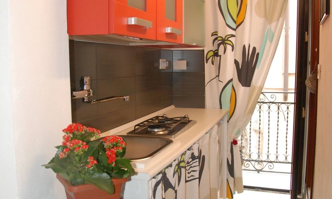 Albergheria Apartment | "U 'Puddicinu" studio apartment, with bathroom and kitchenette