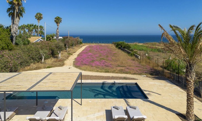 Avola Villa | Villa ∙ 5 bedrooms ∙ 10 guests