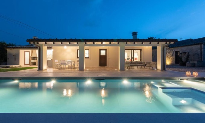Casa Papa Villa | Villa Angelina - IsulaTravel