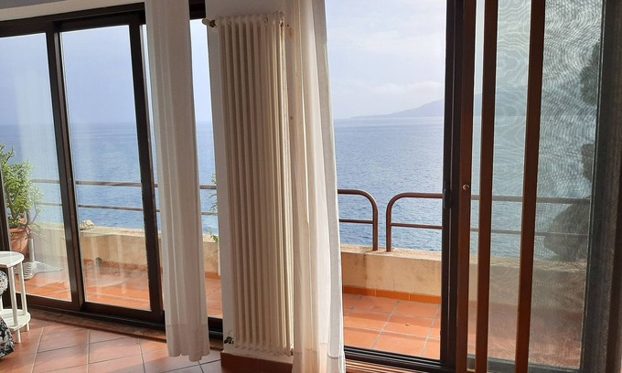Cefalu Apartment | Villa by the sea