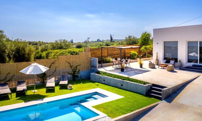 Avola Villa | Villa Eremita - Two Bedroom Villa, Sleeps 4