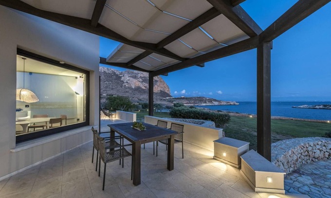 Favignana Villa | Villa Fronte Mare Stornello 2 - .