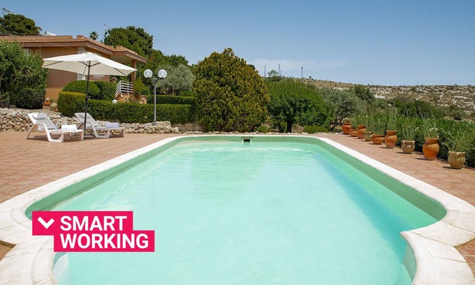 San Corrado di Fuori Villa | Villa Il Carrubo con piscina by Wonderful Italy