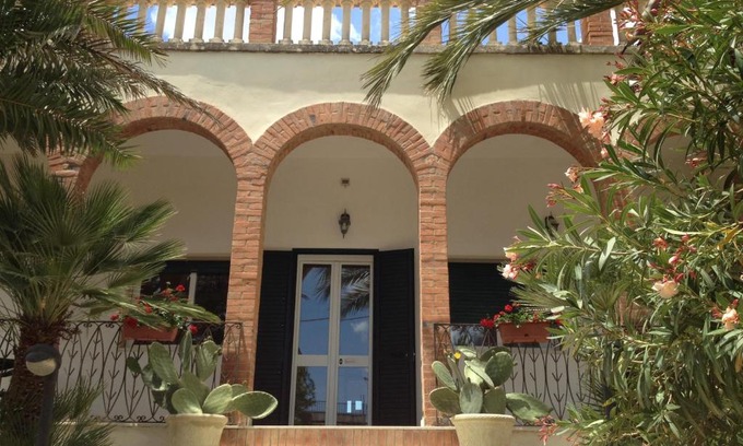 Noto Marina Villa | Ville Colonia Marina