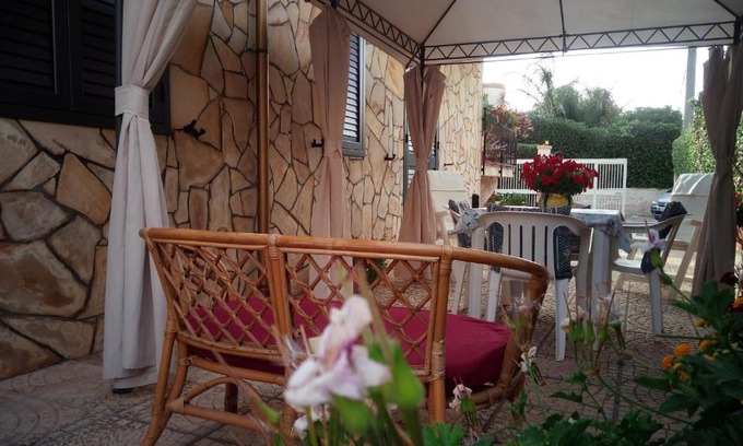 Noto House | Villetta Mare Romanica