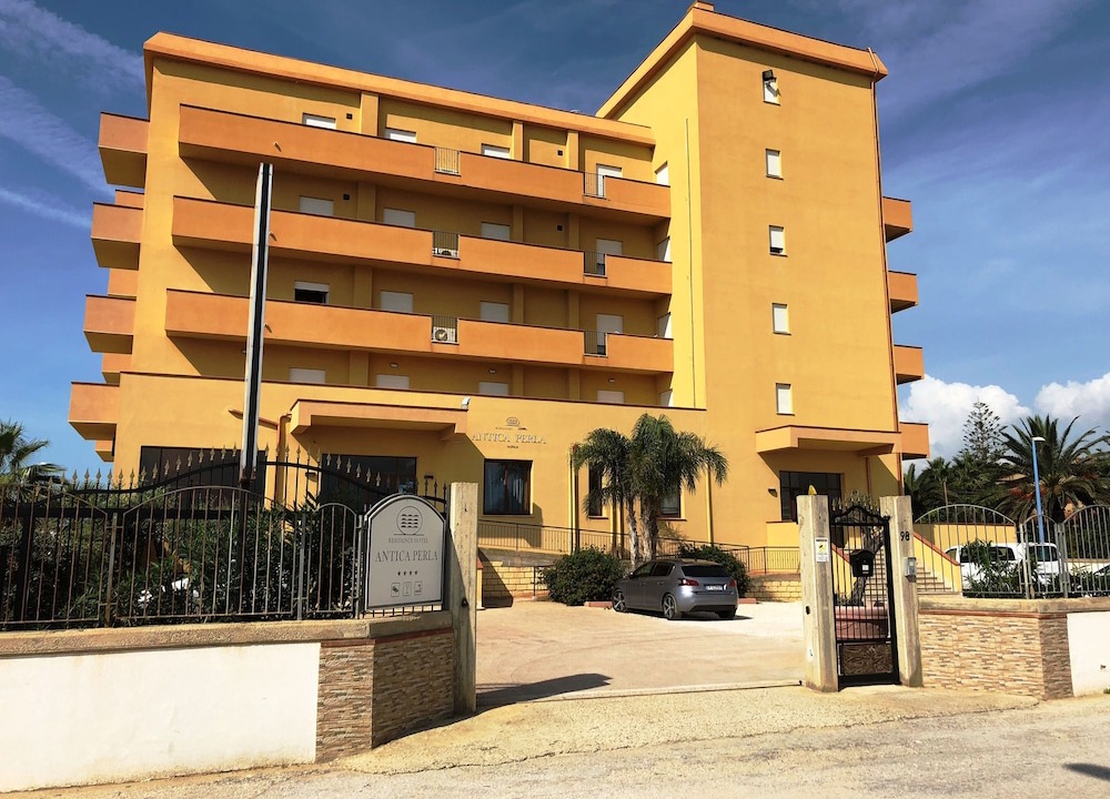 Fiumenaro Hotel | Residence Hotel Antica Perla