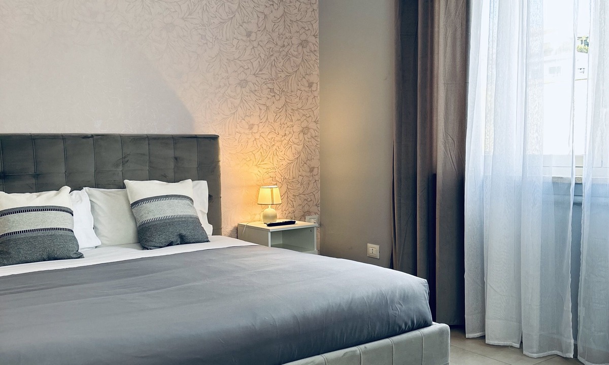 Ruggero Settimo House | B&B Ungheria Ottantaquattro