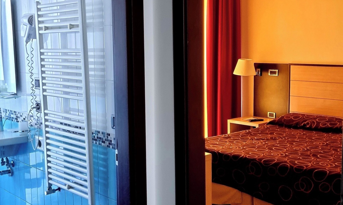 Polla Hotel | Hotel Insteia