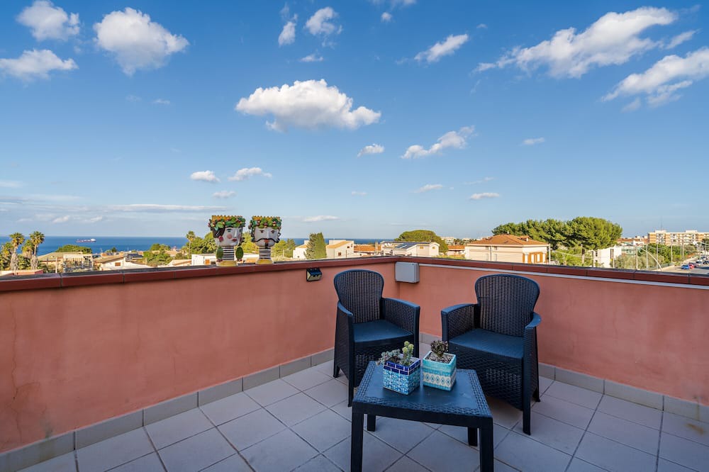 Tiche Apartment | Apartment 'Appartamento A Ficu Pala Siracusa' with Sea View, Wi-Fi and Air Conditioning