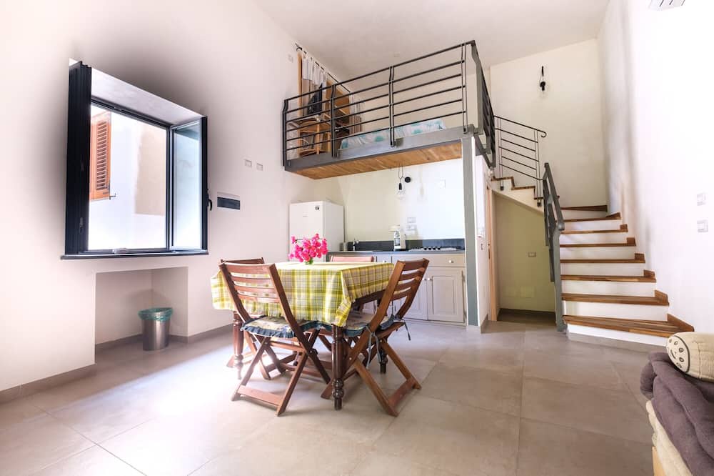 Canneto Apartment | Apartment 'Bougainville' with Balcony and Air Conditioning