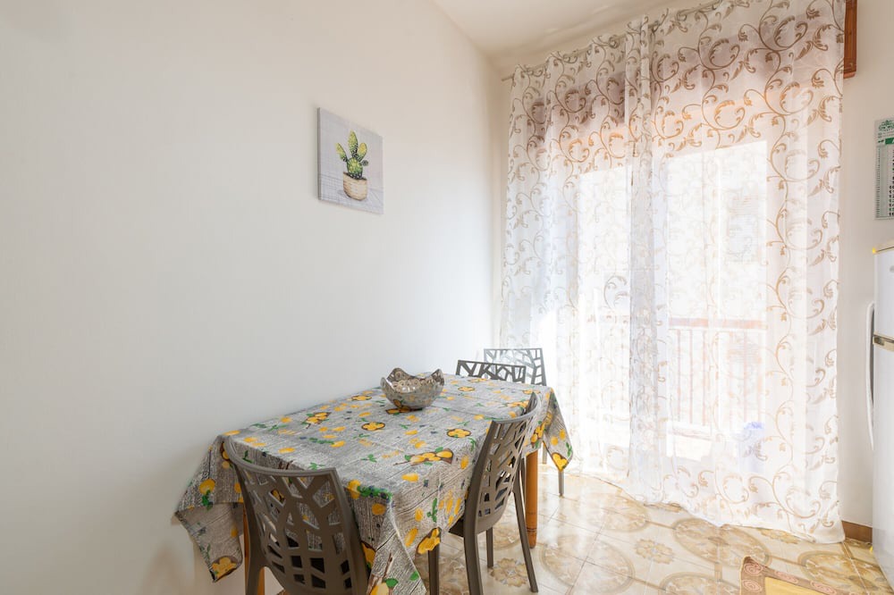 Partanna Apartment | Holiday Apartment 'Casa Mazzini' with Balcony