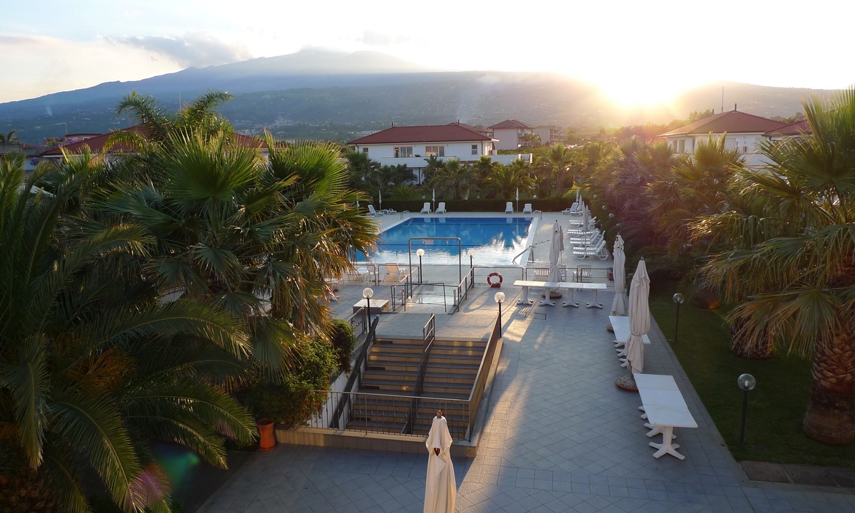 Fondachello Hotel | King's House Hotel Resort