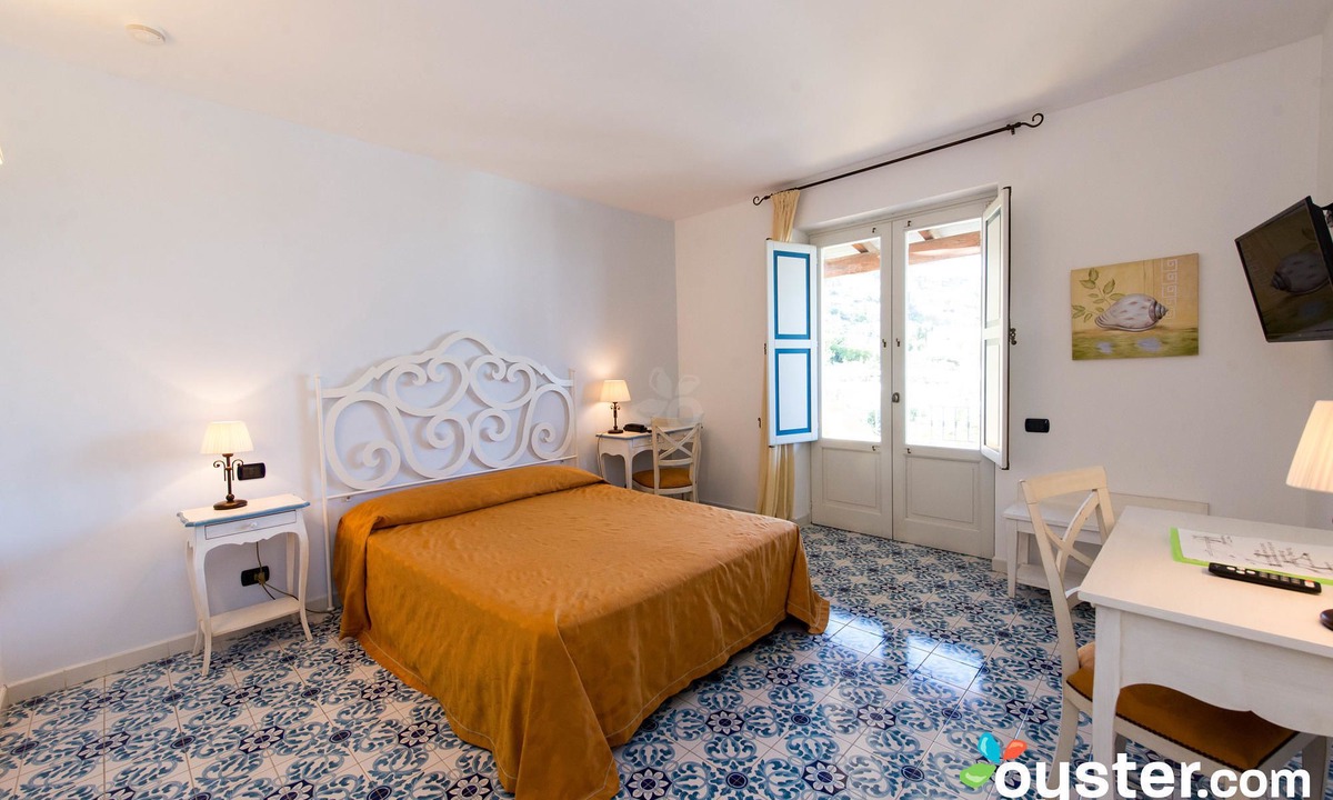 Lipari Historic Centre Hotel | Hotel Bougainville