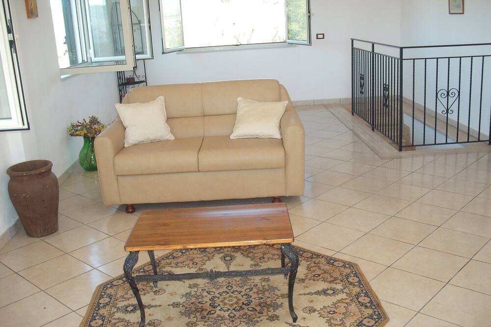 Ciminna Villa | Mountain top villa with private pool and 360 degree views