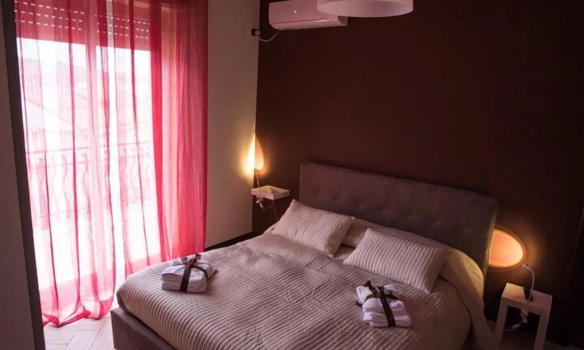 Valguarnera Caropepe Bed & Breakfast | Il Centro Short Lets