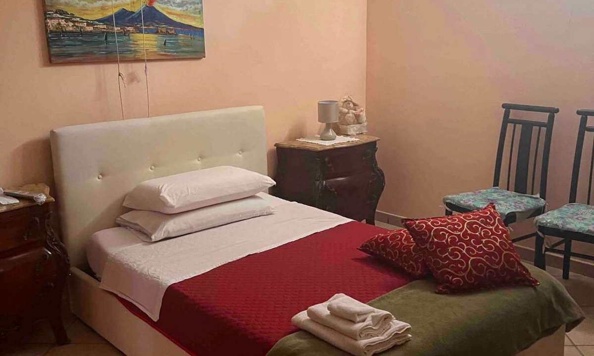San Giorgio a Cremano House | Vesuvium garden b&b