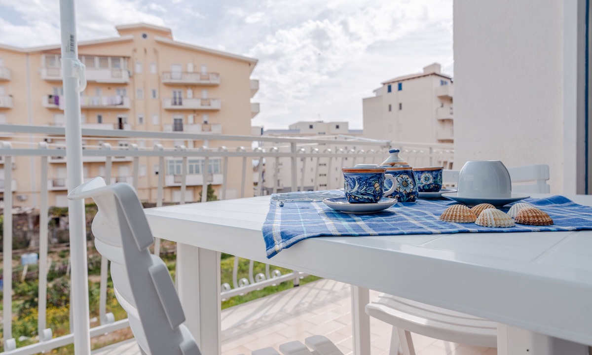Porto Empedocle Apartment | Holiday Home 'Nautilus' with Sea View, Wi-Fi and Air Conditioning