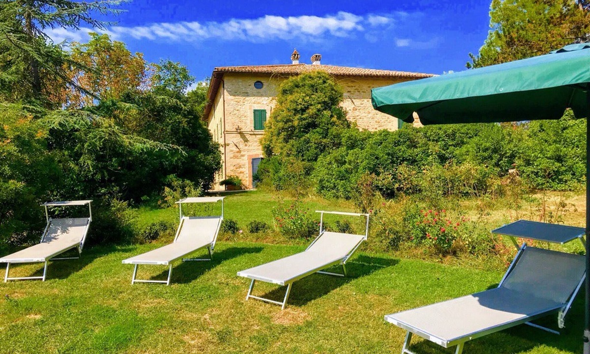 San Brizio Apartment | Eve house sleeps 5 with exclusive pool and gardens