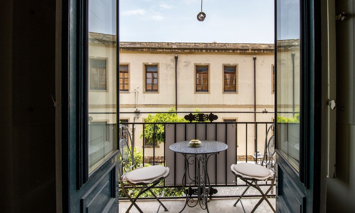 Santo Stefano di Camastra Bed & Breakfast | THE PALACE B&B and Apartments