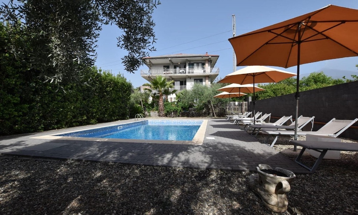 Santa Venerina Apartment | Apt Villa for families