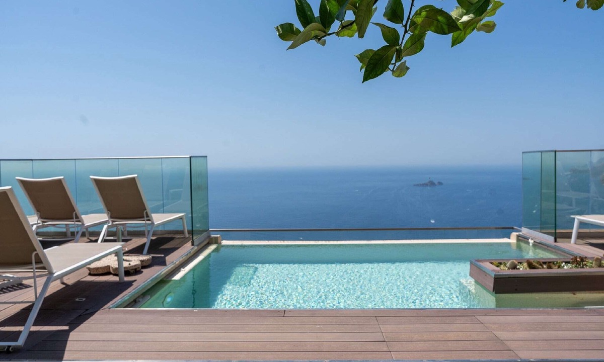 Nocelle Apartment | Villa in Nocelle with Amalfi Coast Views