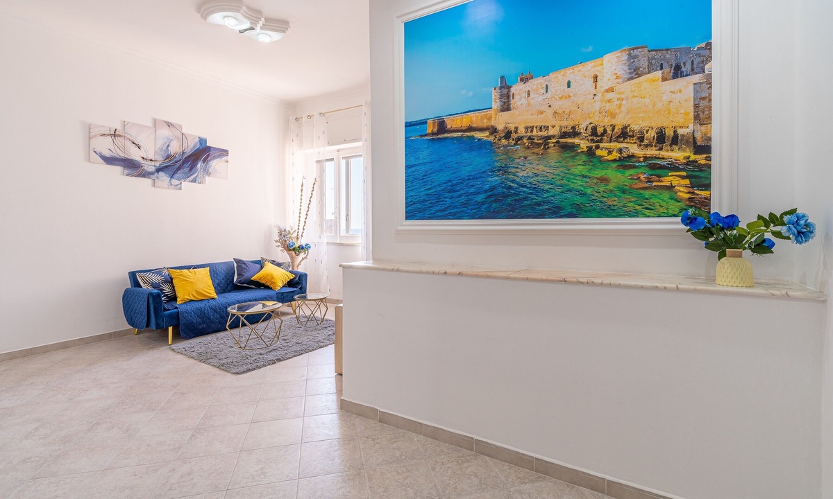 Santa Lucia Apartment | Apartment 'Trinacria Home 88' with Sea View, Wi-Fi and Air Conditioning