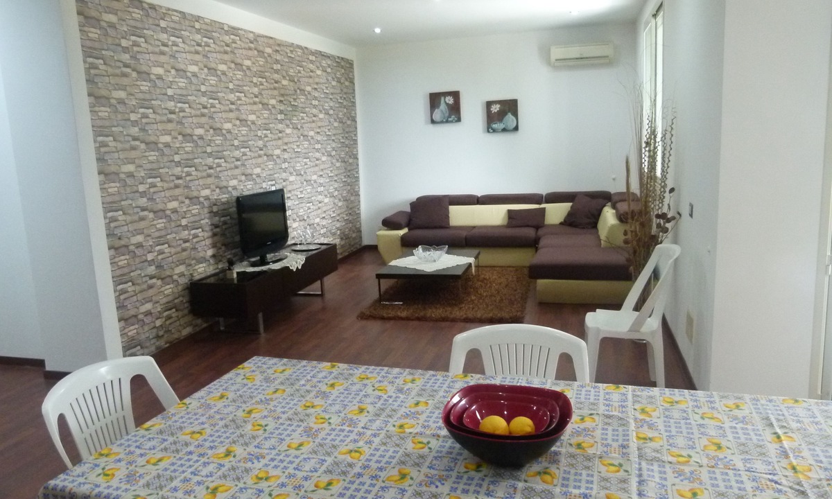 Aspra Apartment | Villa Aurora - Apartment in villa with pool