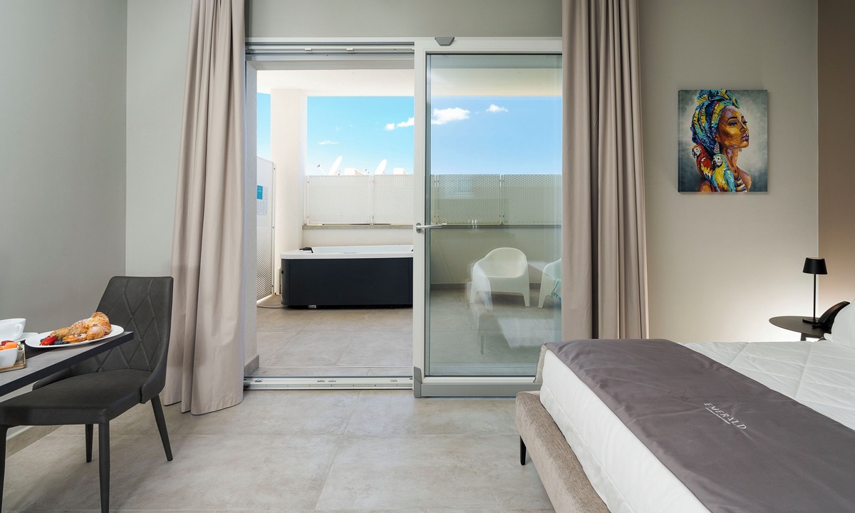 Sant'Ambrogio Apartment | Emerald Boutique Hotel