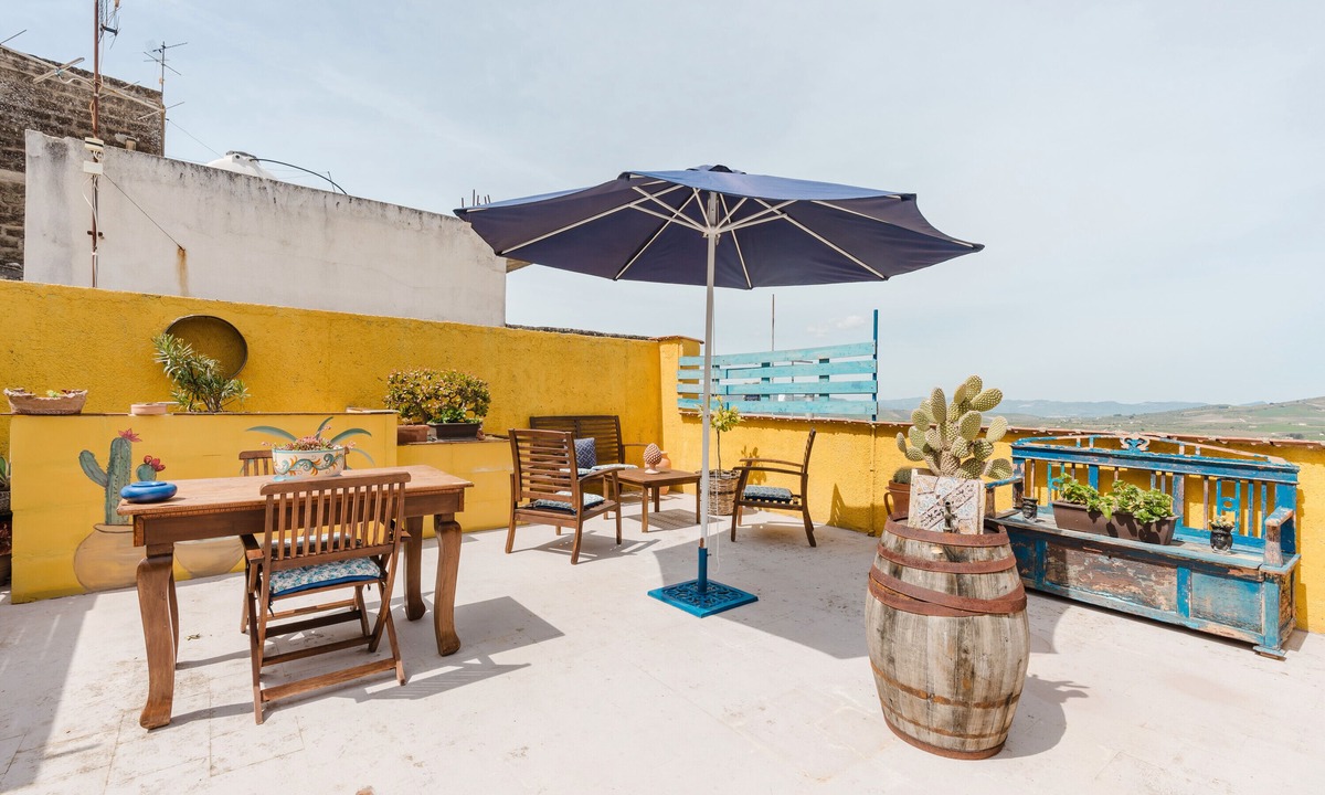 Sambuca di Sicilia Apartment | Apartment 'Ajman House' with Mountain View, Private Terrace and Air Conditioning