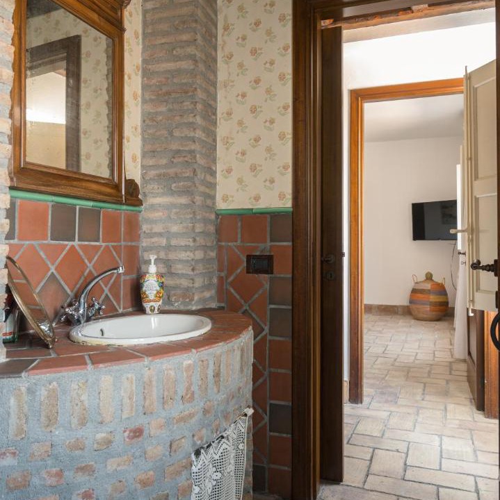 Paterno Villa | Oasi Orange Villa with Jacuzzi