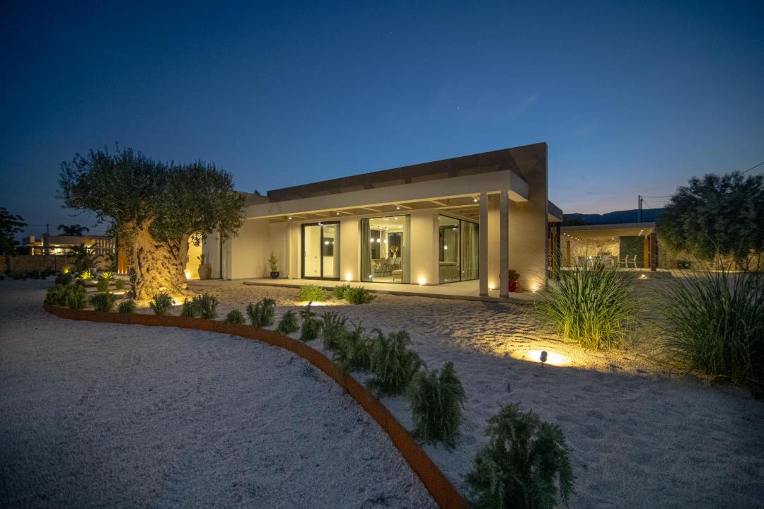 Avola Villa | Villa Odette Avola - Heated Pool, Spa & Gym