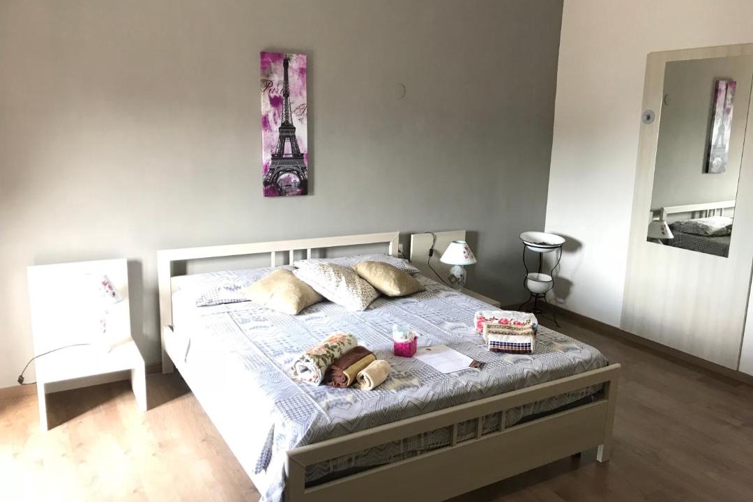 Piano-Vetrale House | Affittacamere La Divina Commedia