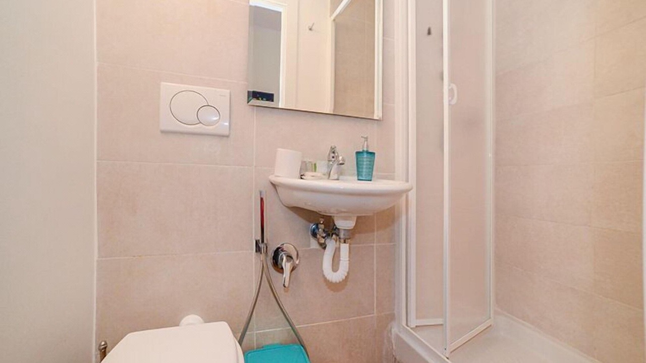 Photo of Bathroom in Esquilino