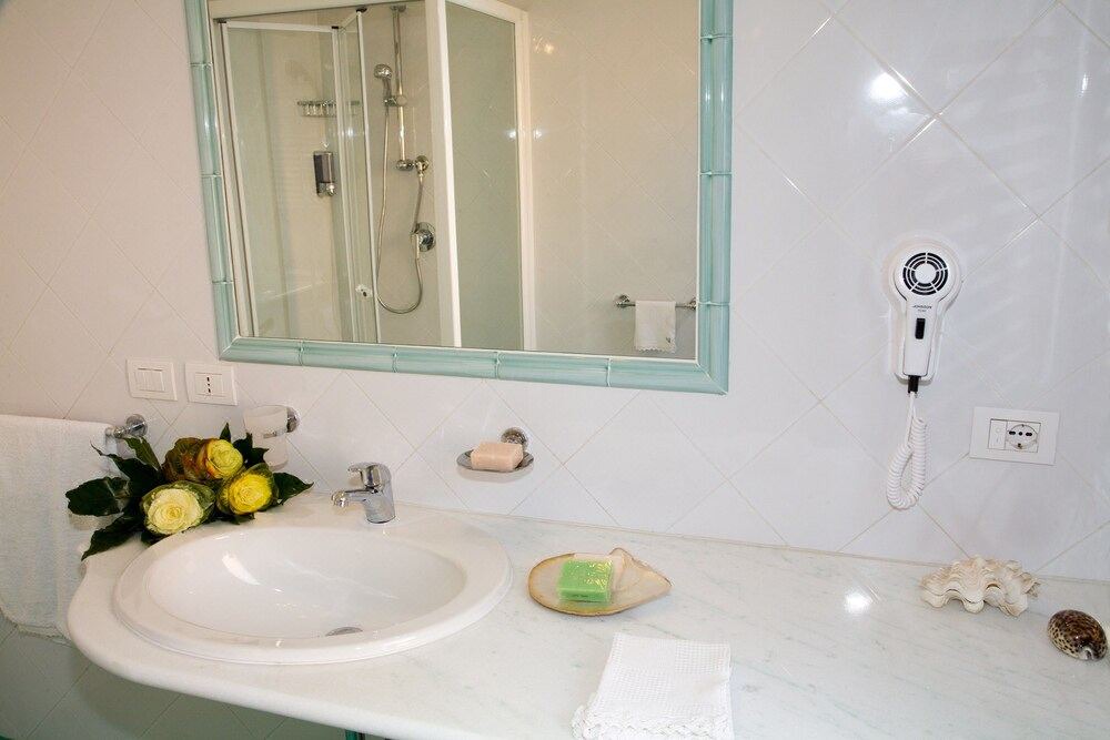 Photo of Bathroom in Torre di Faro