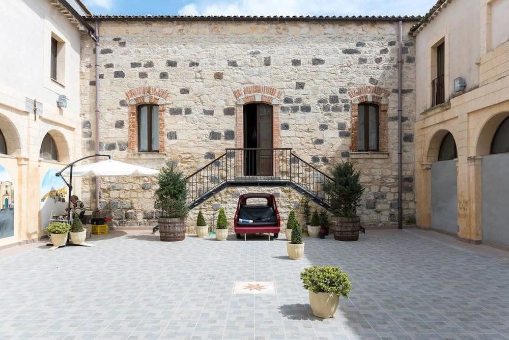 Photo of Buildings in Vizzini
