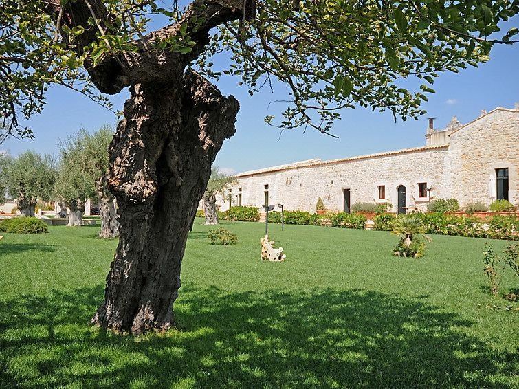 Photo of Buildings in Cannizzara