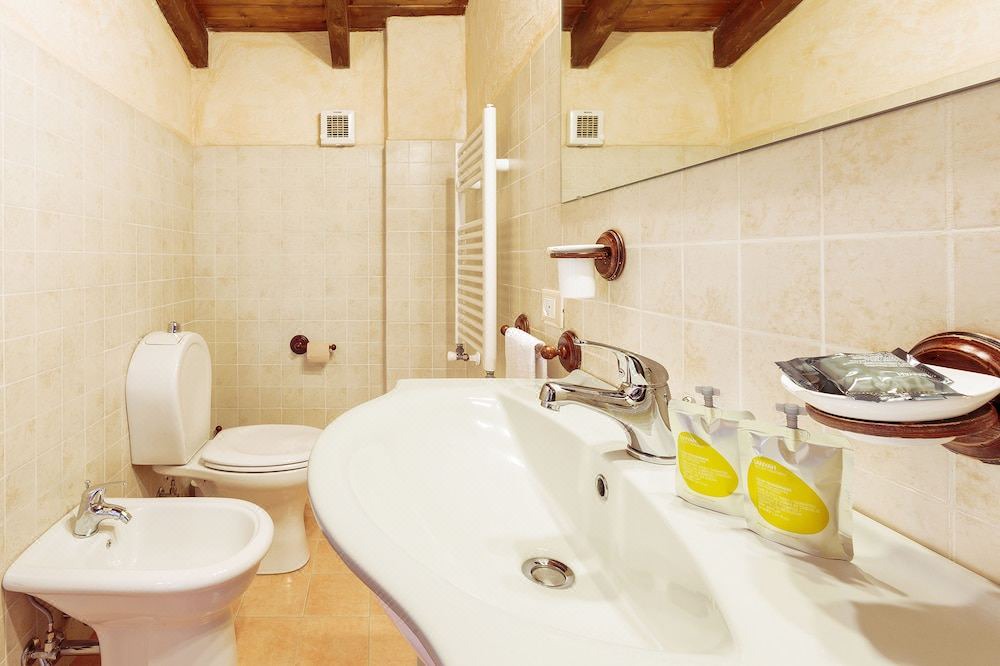 Photo of Bathroom in Biancavilla