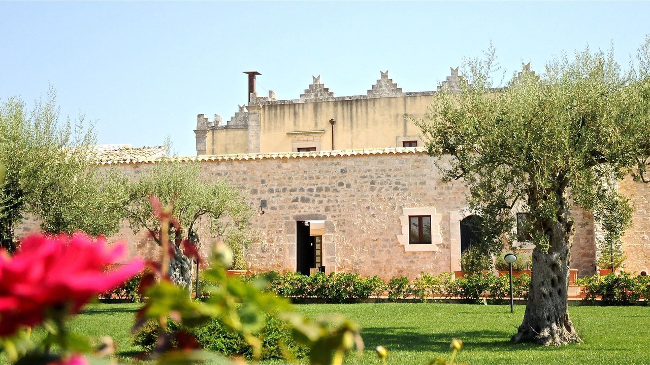 Photo of Buildings in Cannizzara