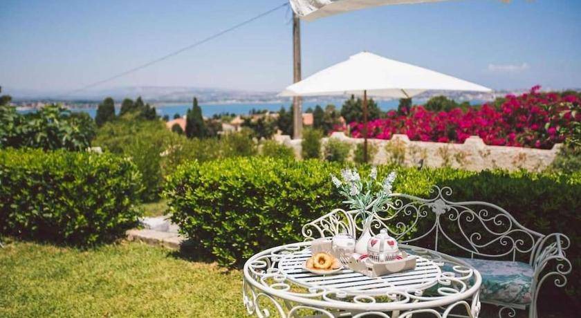 Photo of Patio Balcony in Isola